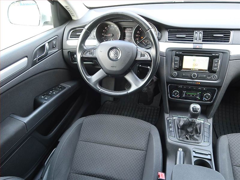 Škoda Superb (2014) Ambition 2.0 TDI, Navi - fotka 7 z 18