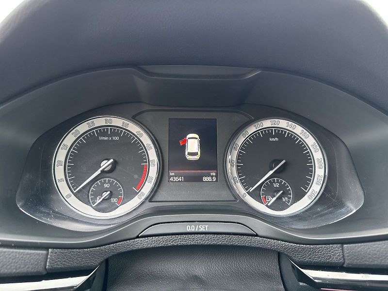 Škoda Karoq (2020) 2.0 TDI 4x4 DSG Sportline - fotka 6 z 36