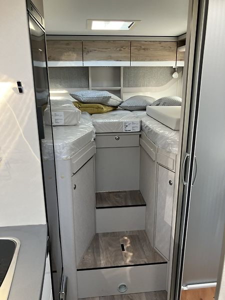 Hymer Exsis I 474 volné od 1.10.26 - fotka 15 z 25