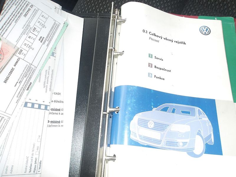 Volkswagen Passat 2,0FSi - fotka 35 z 42