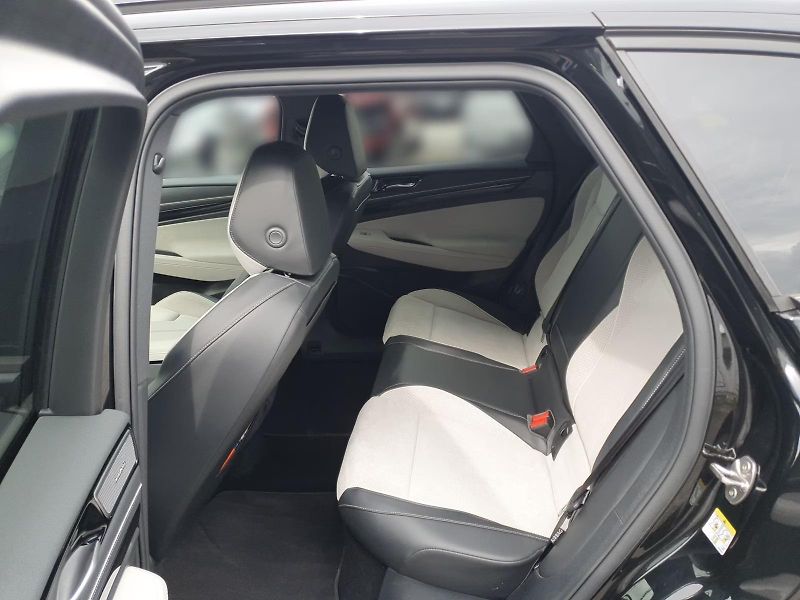 Volkswagen ID.7 Tourer 210kW 82kWh Pro 1.Maj DPH - fotka 5 z 5