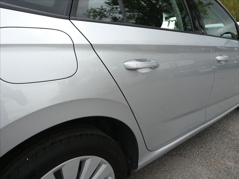 Škoda Scala 1,0 TSi 70kW ČR, DPH, klima - fotka 13 z 38