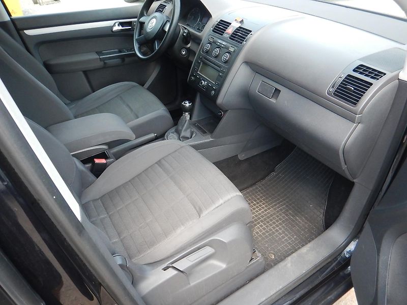 Volkswagen Touran 1.9 TDI, 7 MÍST, TAŽNÉ - fotka 14 z 33