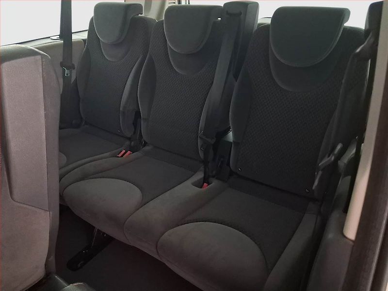 Peugeot Expert (2010) 2.0 HDi, Bus, 8Míst - fotka 21 z 21