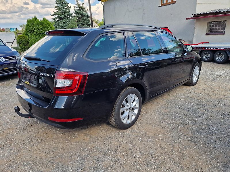Škoda Octavia 1,6TDI 85KW VÝHŘEV TAŽNÉ  - fotka 4 z 19