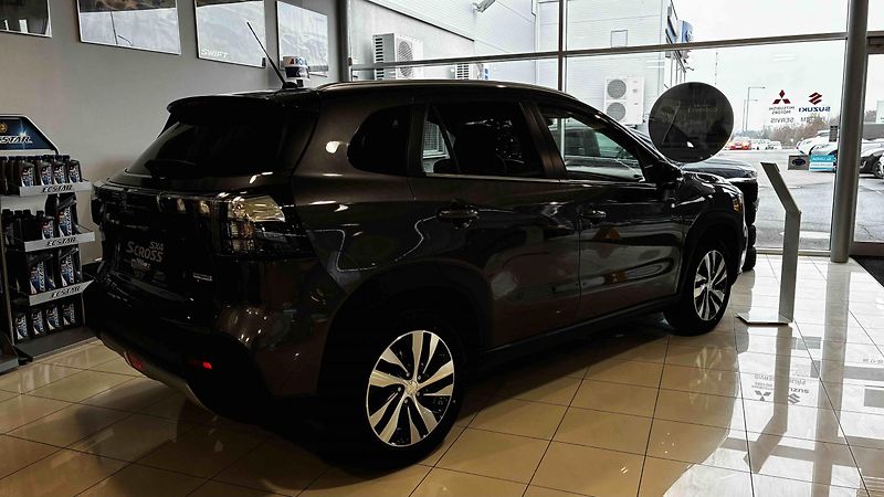 Suzuki S-Cross (2025) 1,4 BJ Elegance Panorama 4x4 - fotka 2 z 7