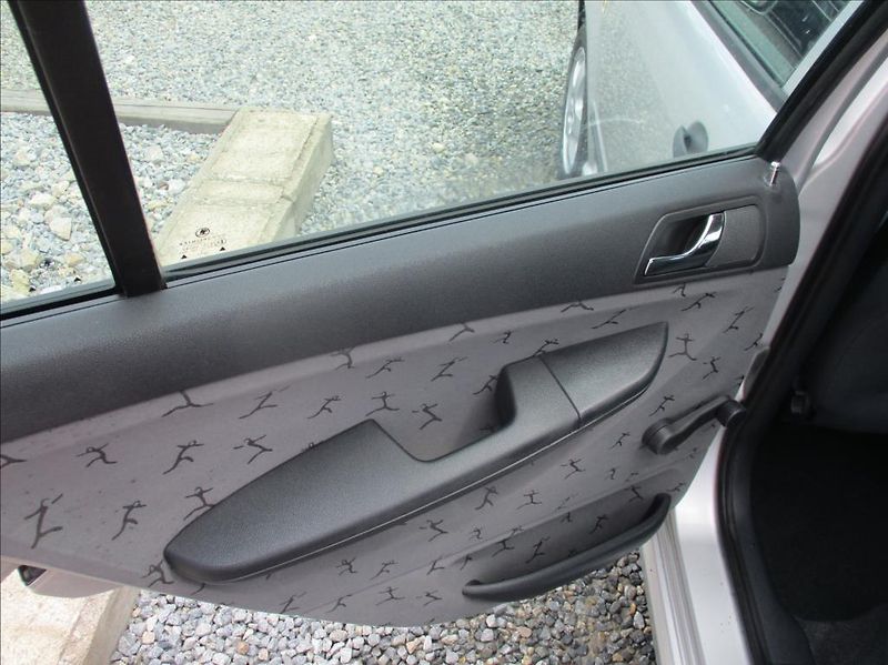 Škoda Fabia 1,4 i 16v, eleg.,klima,servis, - fotka 10 z 33