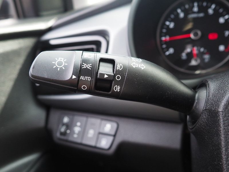 Kia Rio (2022) 1.0 T-GDI GPF Exclusive 74kW 6 - fotka 23 z 36