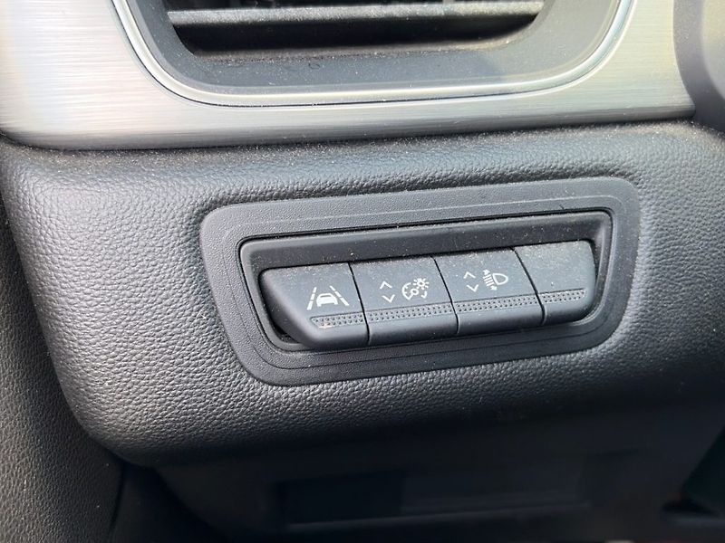 Renault Captur (2021) 1,0 TCe INTENSE - fotka 19 z 22