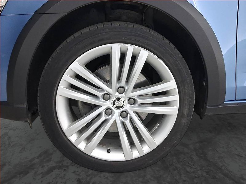 Škoda Octavia (2018) Scout 1.8 TSI, 4X4, Automat - fotka 15 z 23