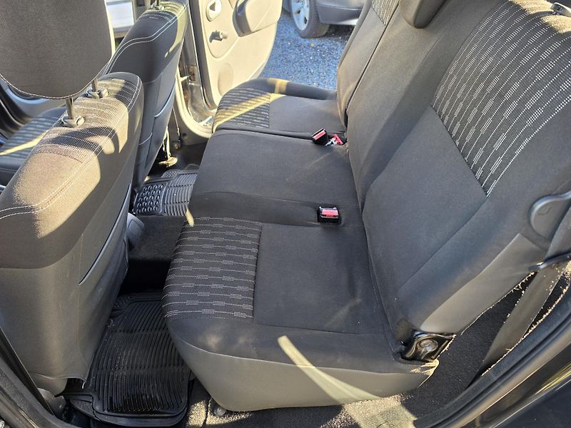 Dacia Logan 1.6 i 62kw Klimatizace  - fotka 13 z 21