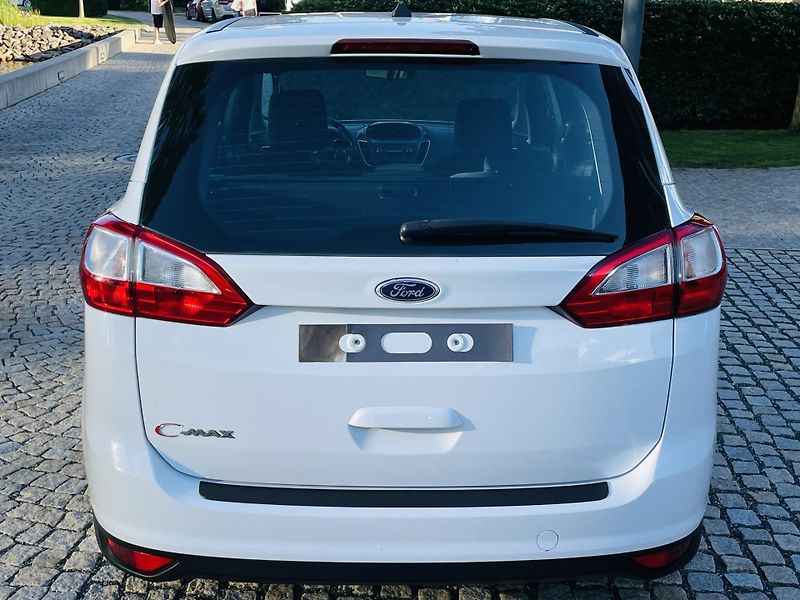 Ford Grand C-MAX 2.0TDCi MANUÁL 7MÍST SERVISKA - fotka 16 z 46