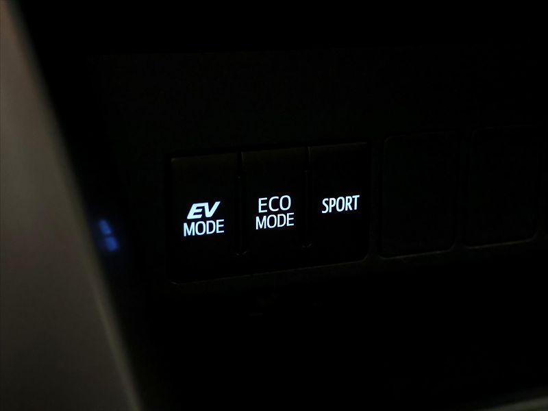 Toyota RAV4 2,5 HEV 114kW Executive 4WD - fotka 31 z 41