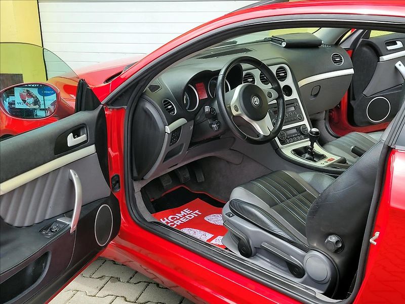 Alfa Romeo Brera 2,2 JTs po VELKÉM SERVISU - fotka 26 z 42