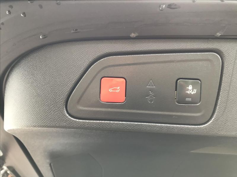 Citroën C5 Aircross 2,0   Motor  2.0 HDi  130 kW - fotka 17 z 18