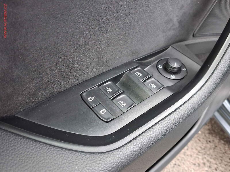 Škoda Superb (2019) 2.0 TDi, Sportline, DSG - fotka 14 z 21
