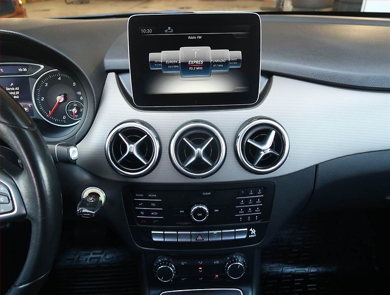 Mercedes-Benz Třídy B (2017) B 180 CDI, Automat, Tempomat - fotka 12 z 20