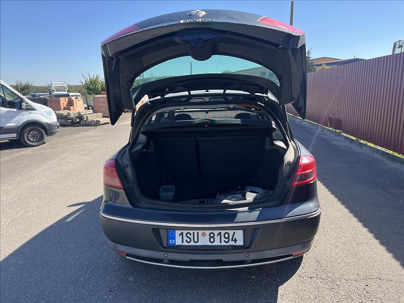 Renault Vel Satis 2,2 dCi TAŽNÉ STK 12/2026 - fotka 24 z 27
