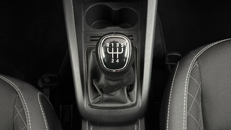 Škoda Fabia 1.0 TSI Black Combi - fotka 24 z 24