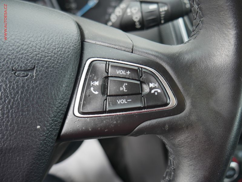 Ford Focus (2017) 1.5 EB, ČR, Titanium - fotka 13 z 18