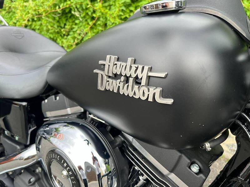 Harley-Davidson FXDB Dyna Street Bob (2017) - fotka 12 z 17