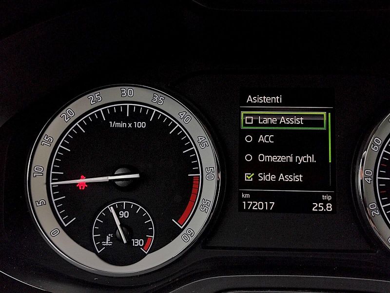 Škoda Karoq (2021) Ambition 2,0 Tdi 85 kw DSG - fotka 9 z 36
