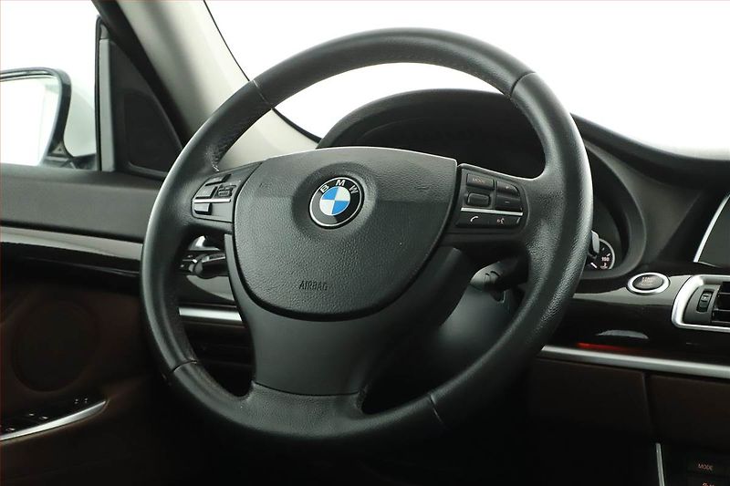 BMW Řada 5 (2012) 530d GT, Automat, Navi, Xenony - fotka 8 z 20