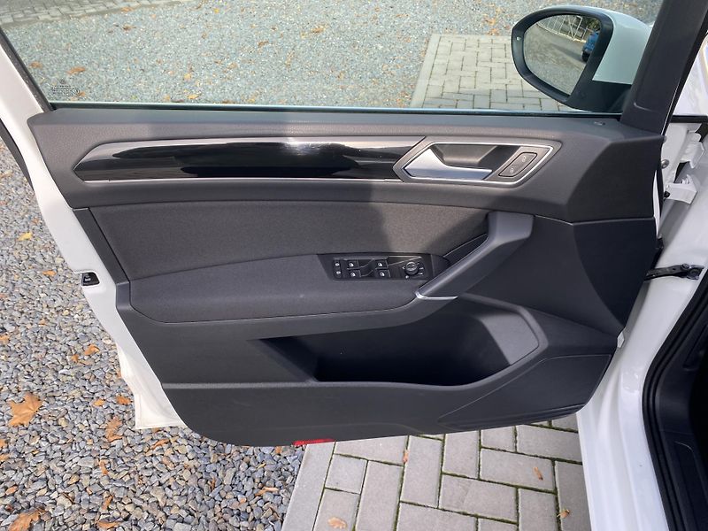 Volkswagen Touran 1.4 TSI 110kW-HIGHLINE - DSG - fotka 13 z 48