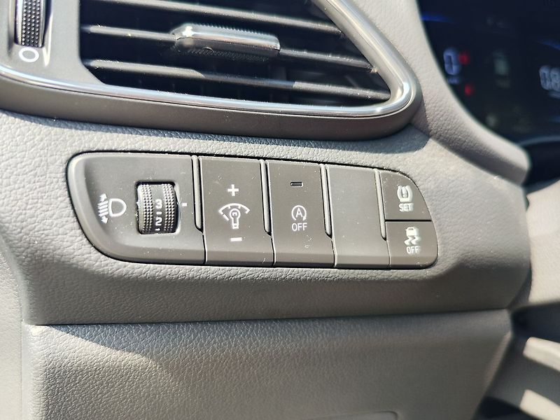 Hyundai i30 1.5 DPi/71kW Comfort - fotka 27 z 30
