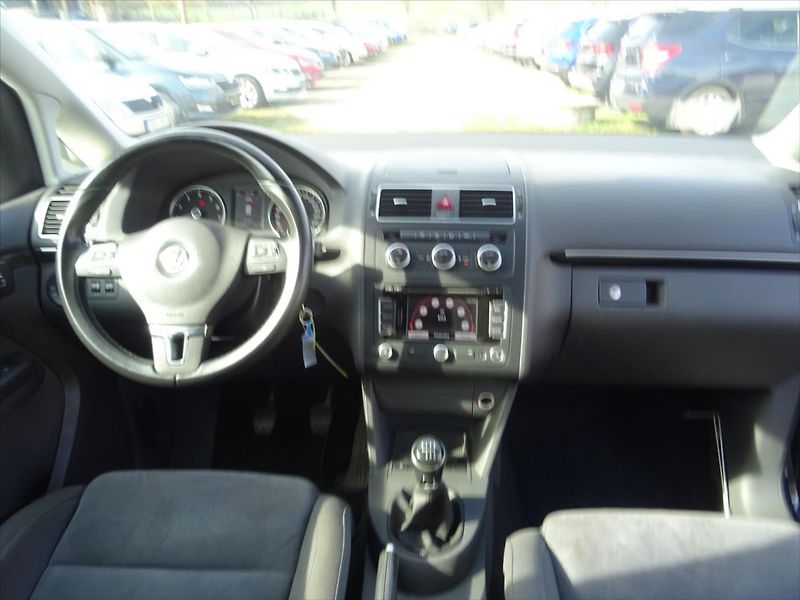 Volkswagen Touran 1,2 TSi 77 kW - fotka 14 z 33