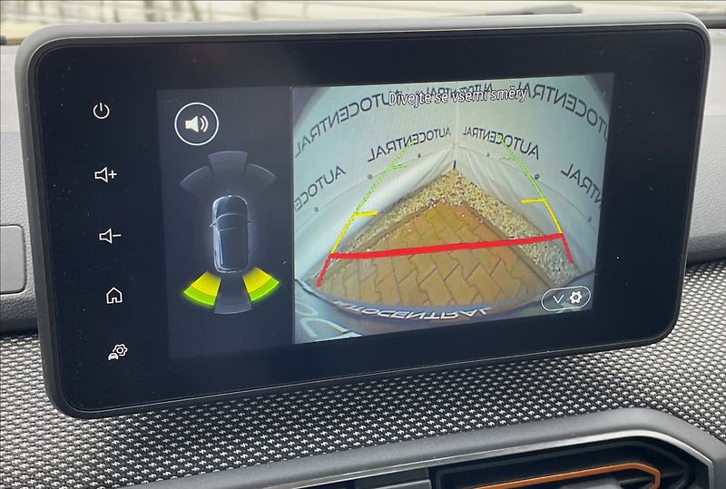 Dacia Sandero 1,0 TCE,Stepway,STK 2/28 - fotka 17 z 23