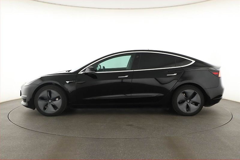 Tesla Model 3 (2019) Long Range 4WD 78kWh, SoH 82% - fotka 3 z 20