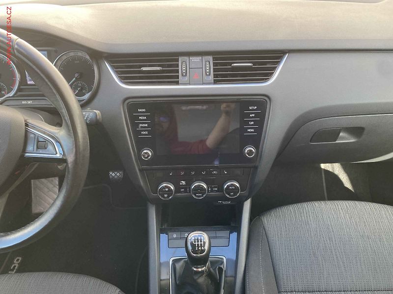 Škoda Octavia (2018) 1.4 TSi, Style, TZ, +kola - fotka 12 z 18