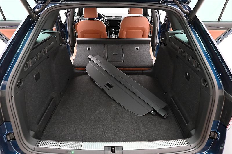 Škoda Superb 2,0 TSI 206kW L&K DSG 4x4 Záru - fotka 11 z 32