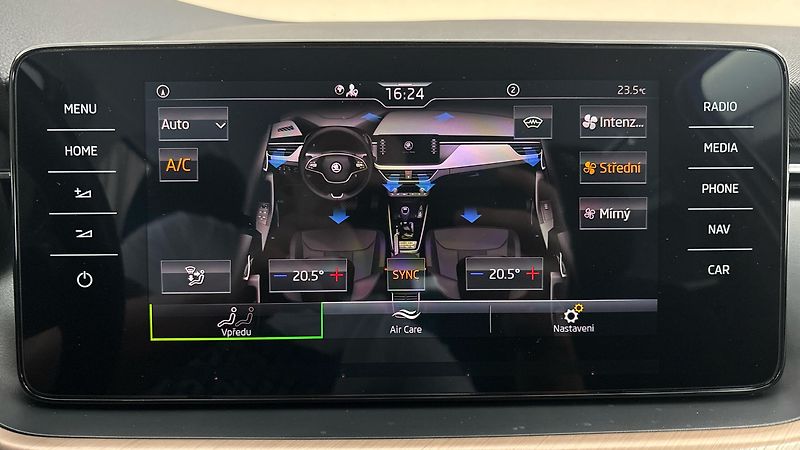 Škoda Kamiq 1.5 TSI DSG Style - fotka 26 z 28
