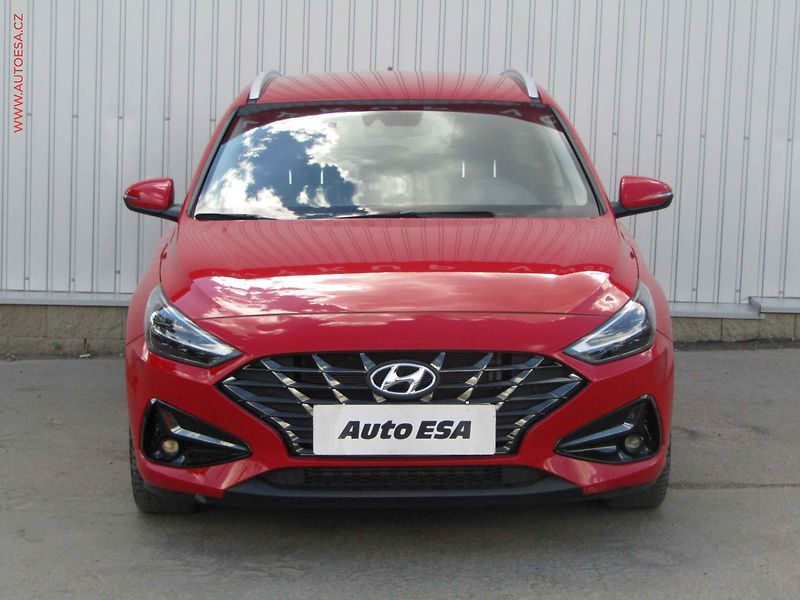 Hyundai i30 (2023) 1.0 T-GDi, ČR, Smart, LED - fotka 2 z 21