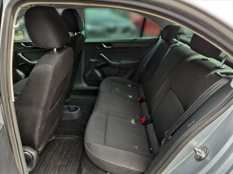 Škoda Rapid 1,6 TDi - fotka 9 z 14