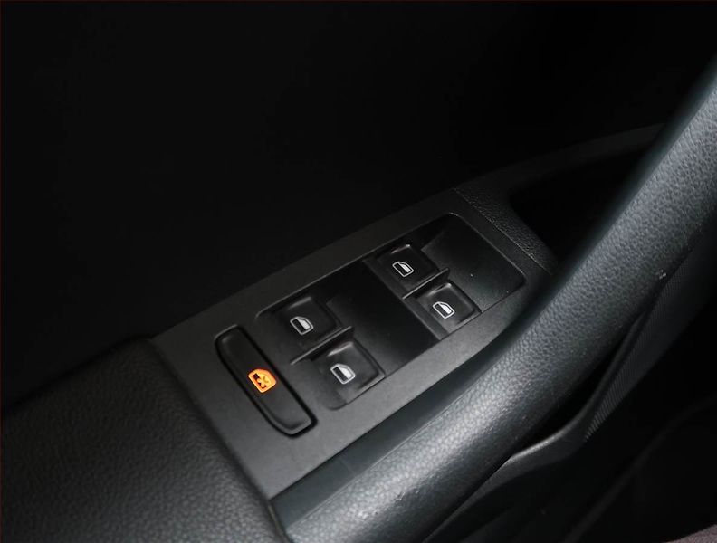 Škoda Octavia (2013) Elegance 1.4 TSI, Serv.kniha - fotka 17 z 19