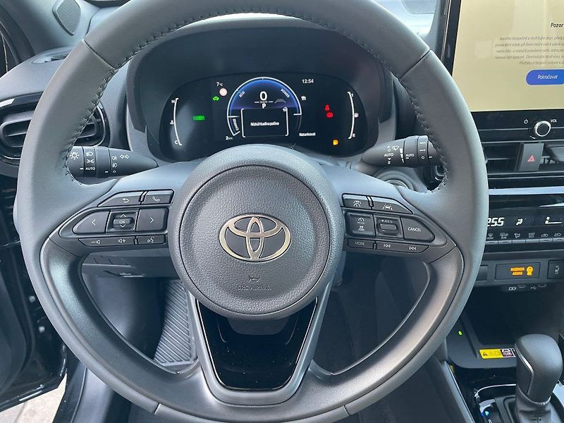 Toyota Yaris Cross 1.5HEV, Style, ČR-1, DPH - fotka 18 z 24