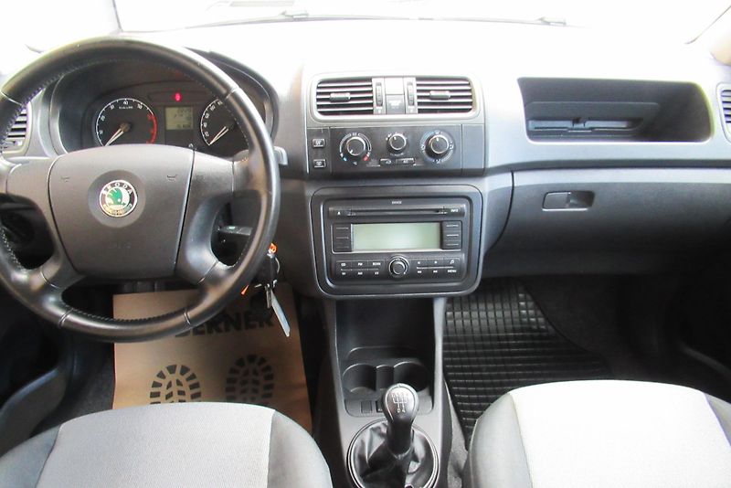 Škoda Fabia 1.2i KLIMA - fotka 9 z 32