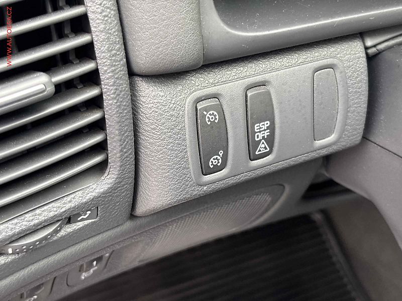 Renault Laguna (2004) 1.6i - fotka 13 z 17