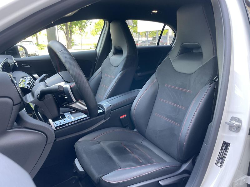Mercedes-Benz Třídy A 200 AMG - fotka 11 z 27