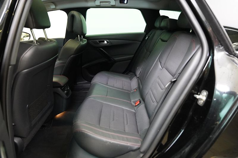 Peugeot 508 - fotka 30 z 31