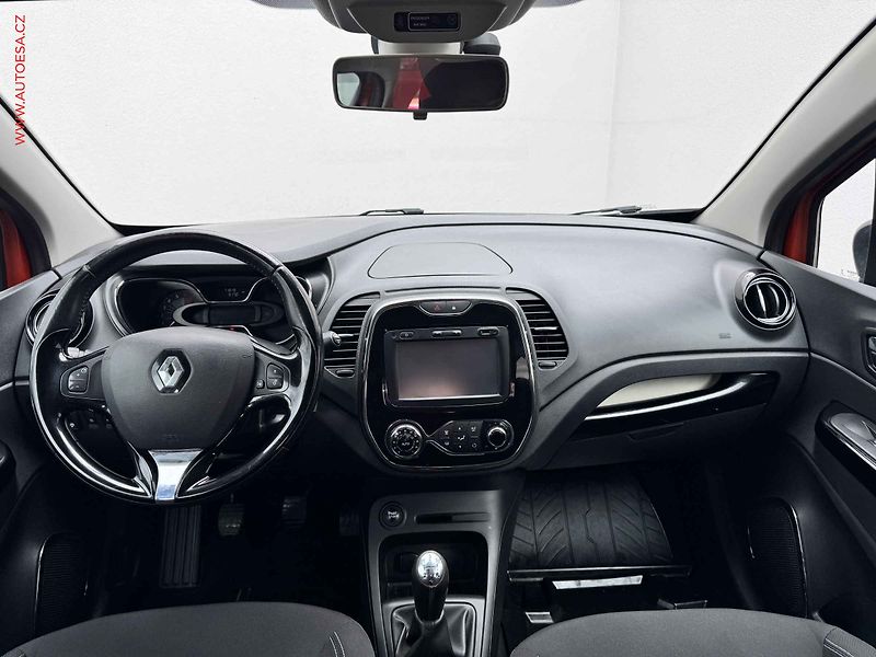 Renault Captur (2017) 0.9 TCe, ČR, AC, TZ, park - fotka 8 z 16