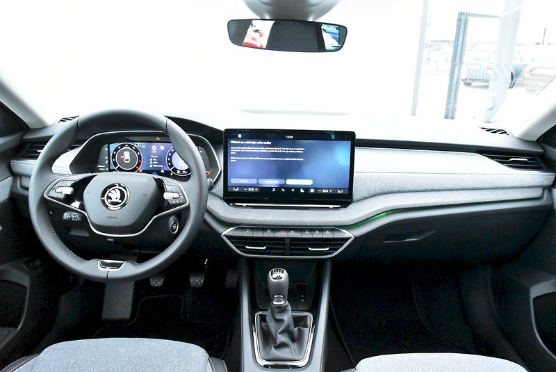 Škoda Octavia (2025) Combi Top Selection 1,5 TSI 11 - fotka 5 z 28