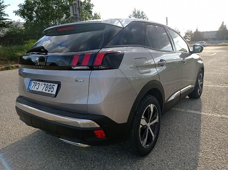 Peugeot 3008 (2017) ALLURE 1.2 /96kW + 2. SADA KOL - fotka 10 z 11