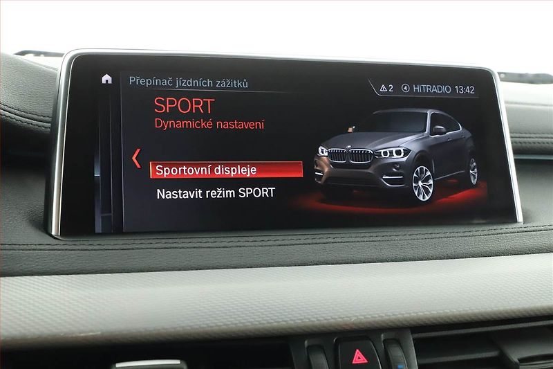 BMW X6 (2018) xDrive30d - fotka 16 z 27