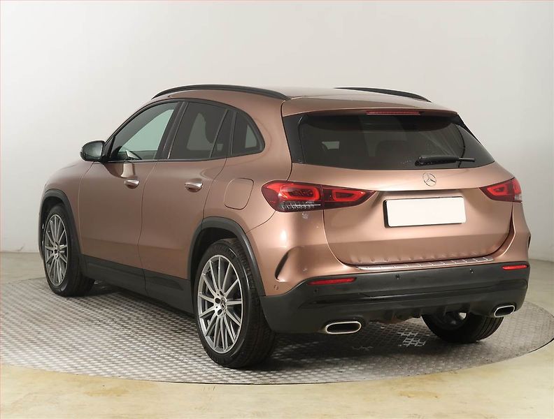 Mercedes-Benz GLA (2021) 220 d 4MATIC - fotka 4 z 23