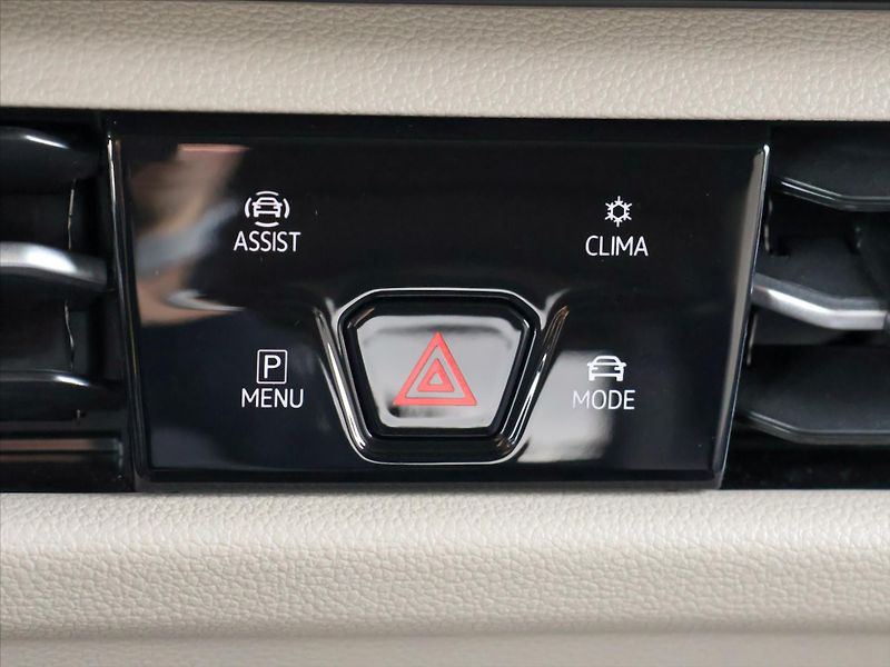 Volkswagen Multivan 2.0 TDI DSG Long Style 7-Míst - fotka 34 z 43