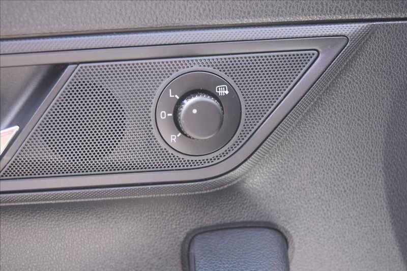 Škoda Fabia 1,2 TSI 66KW TOP VÝBAVA ALU - fotka 33 z 50